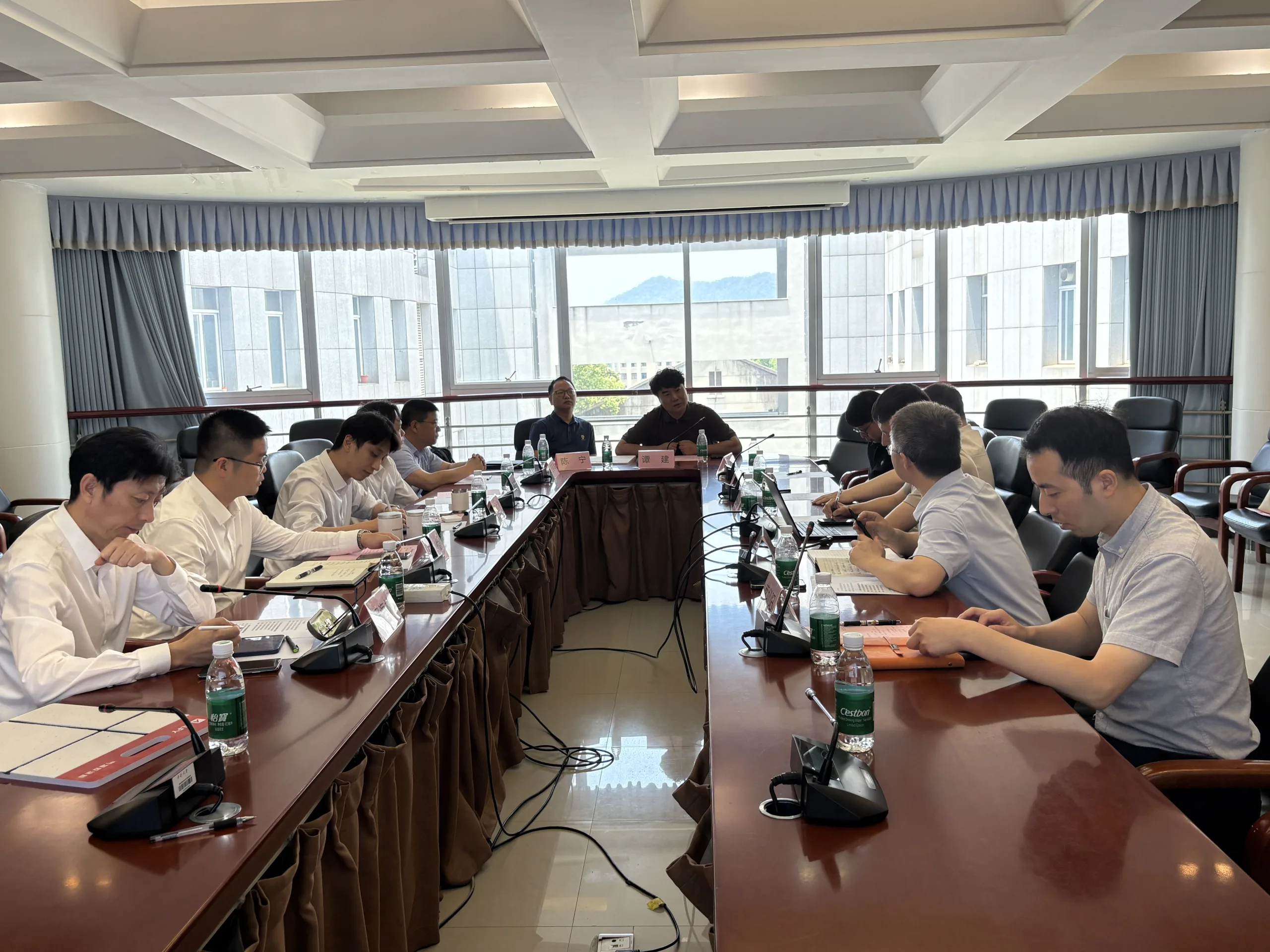 奥飞新材携手中建八局南方公司开展气凝胶技术专题交流 3 webp